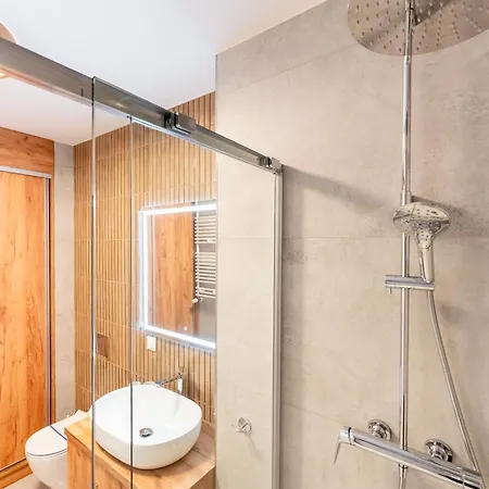 Apartman Butterfly Luxury - Basen, Wellness , Klimatyzacja, Parking 350m Od Morza Kołobrzeg