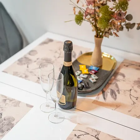 Butterfly Luxury - Basen, Wellness , Klimatyzacja, Parking 350m Od Morza Apartman Kołobrzeg