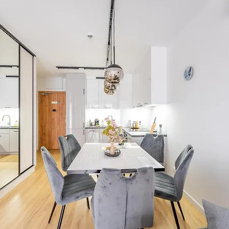 Apartment Butterfly Luxury - Basen, Wellness , Klimatyzacja, Parking 350m Od Morza Kolberg